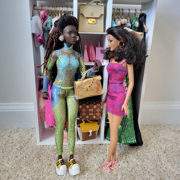 New Zuru Mini Brands Gold Metallic Mini Fashion Bag Purse with Chain - Picture 3 of 4